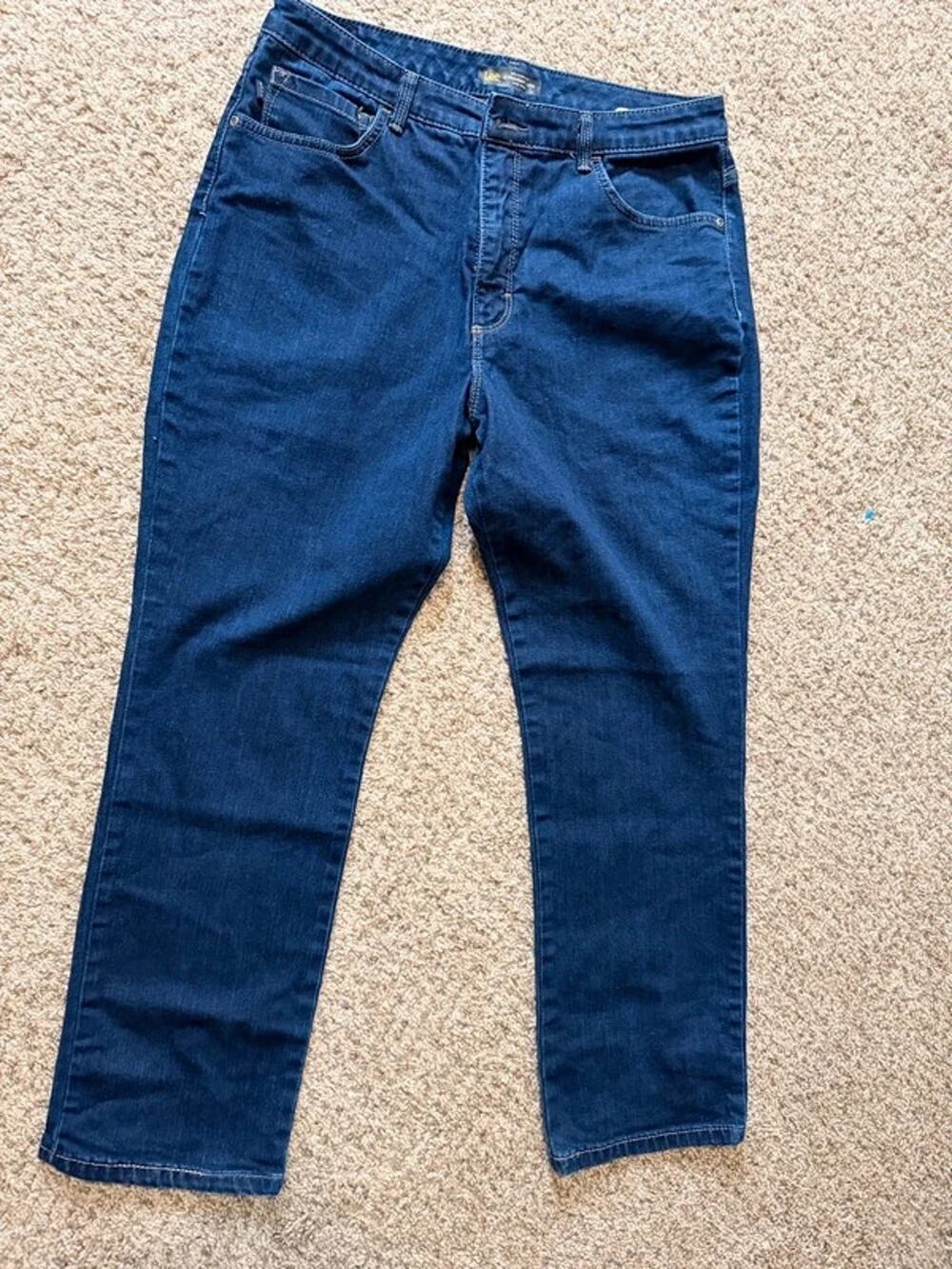 Lee relax, fit straight leg high-rise 4S 3422